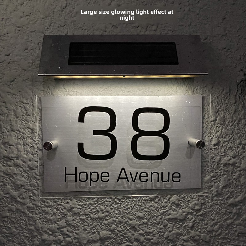 Solarna lampka LED z numerem d – Outdoor Lighting Brass recenzja i cena